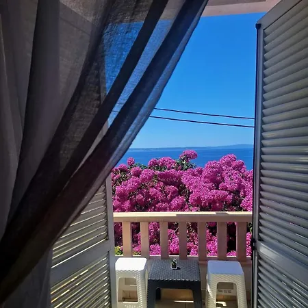 Summer , 4 Rooms, Sea View With Jacuzzi